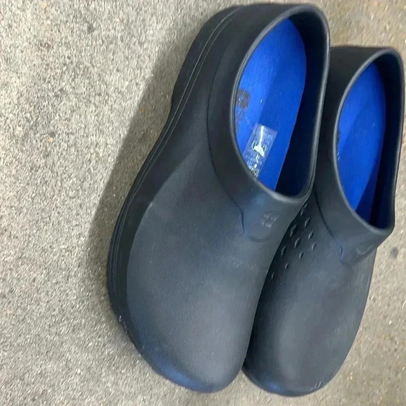 SHOES for CREWS non slip clogs size 12 - Picture 2 of 5